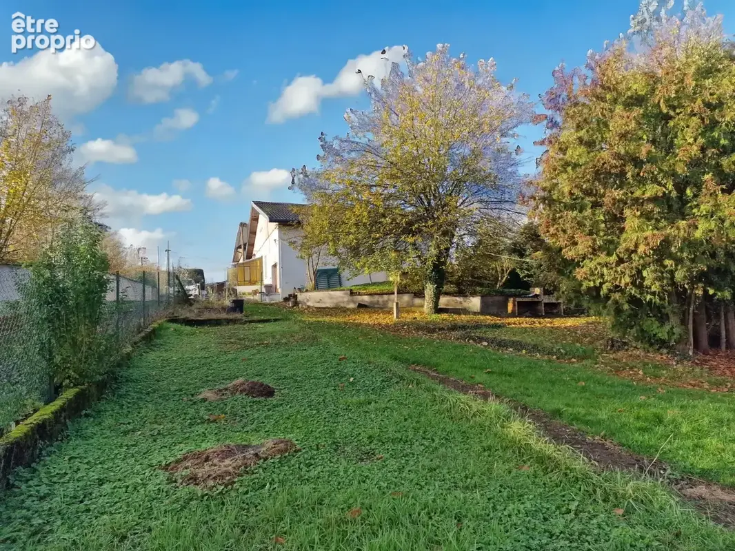 Maison à MIRECOURT