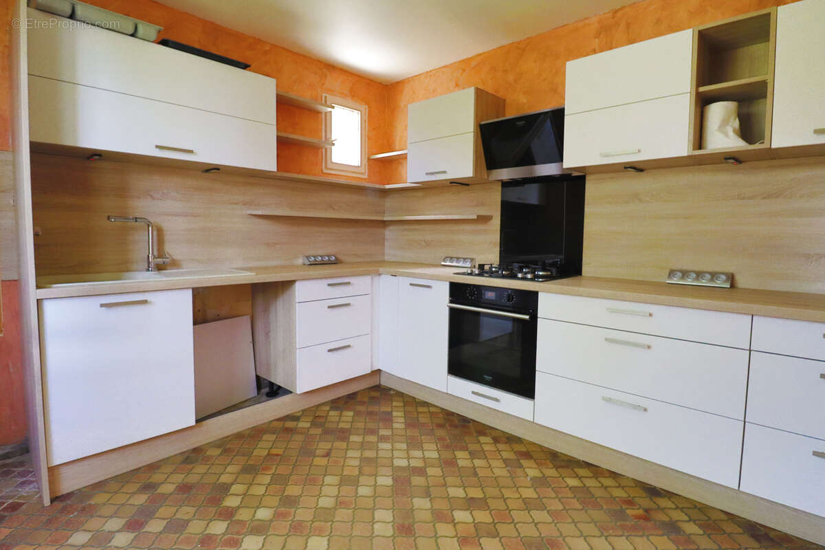 Maison familiale pleine de potentiel dans un environnement privilégié de 130 m2 - photo 3