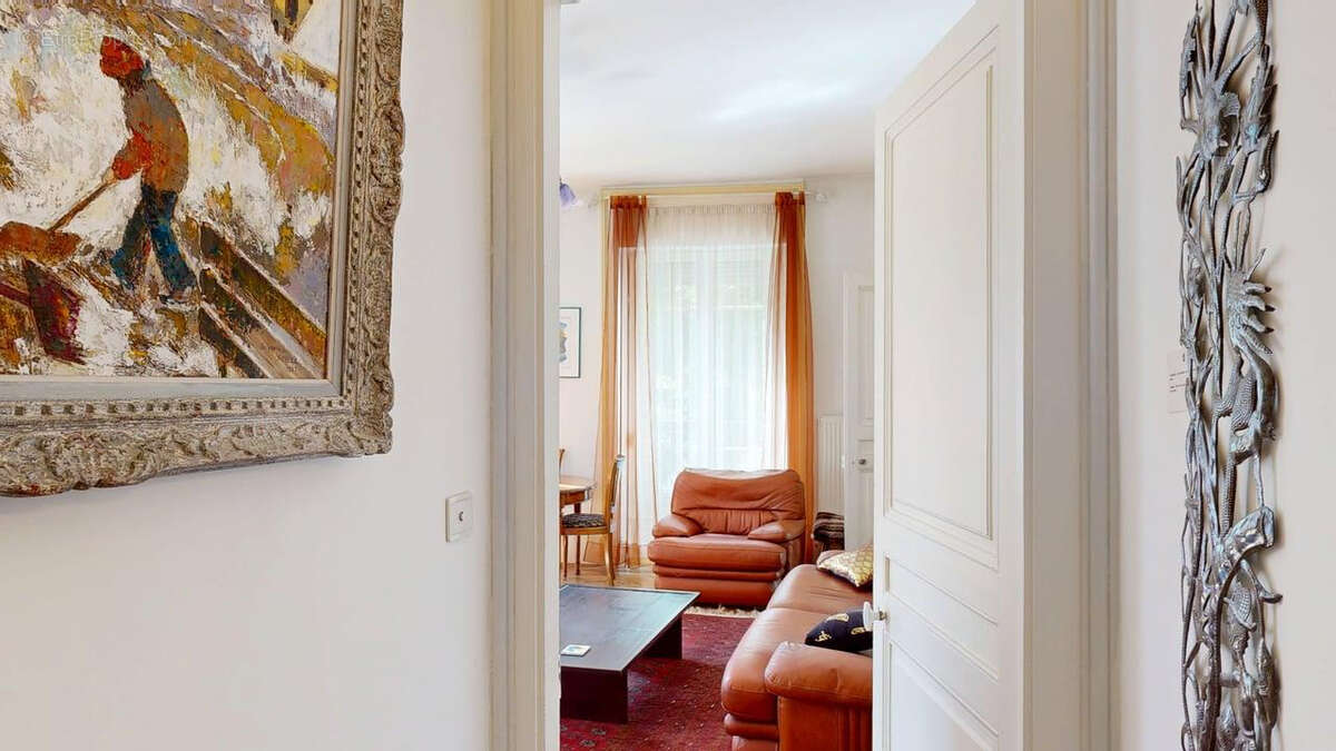 Place Flore : bel appartement ancien de 118 m2 avec parking - photo 5