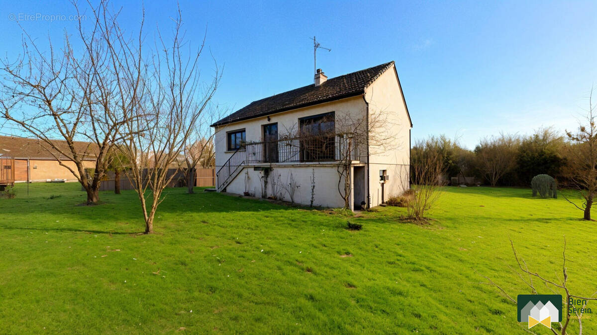 Maison à LA BOURDINIERE-SAINT-LOUP