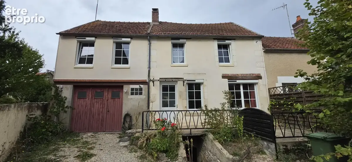 Proche Coulanges sur Yonne, jolie maison de village 80 m2 habitables - photo 1