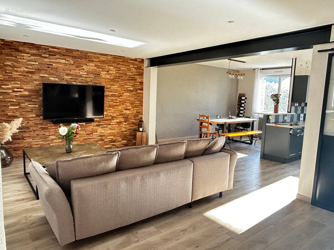 Maison à MONTREVAULT