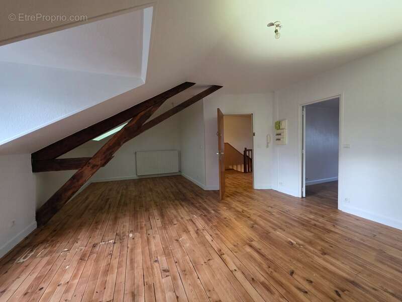 Appartement à SAINT-SORNIN-LEULAC