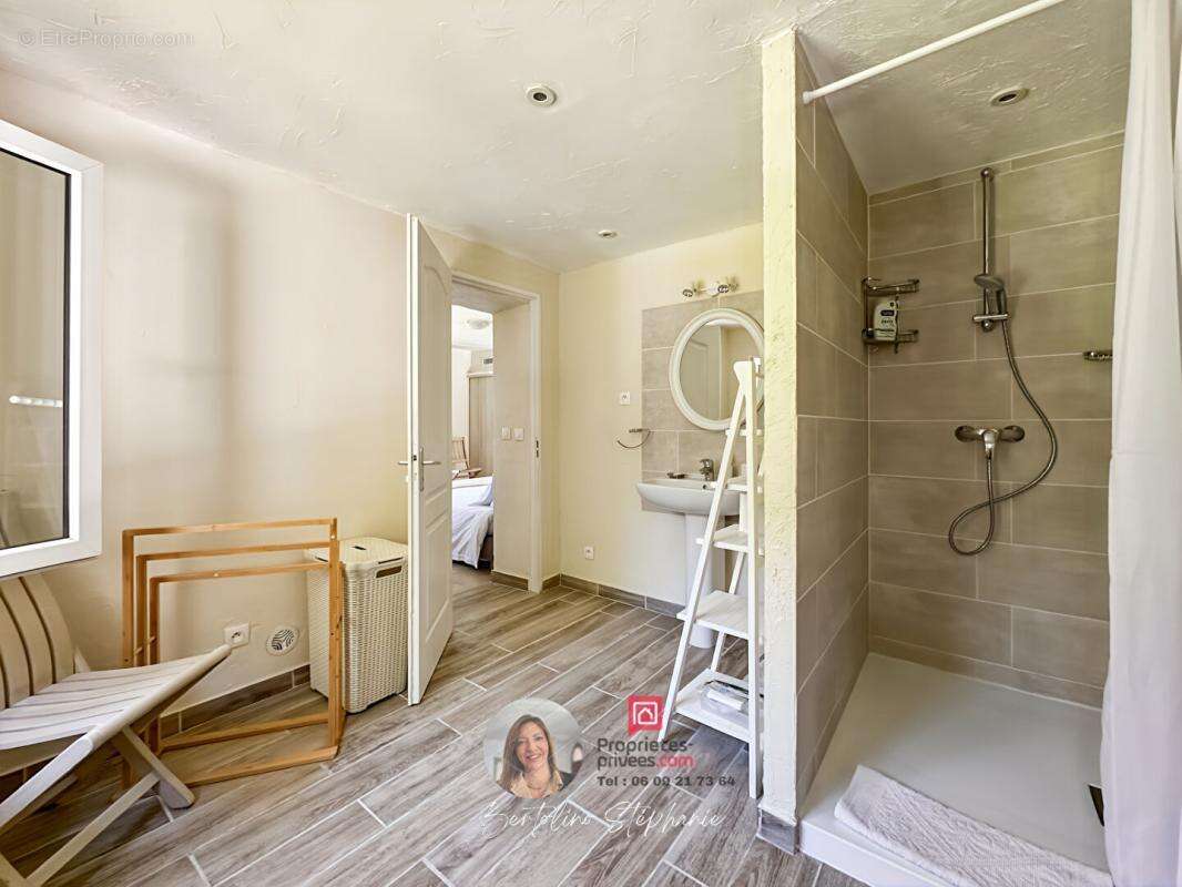 TRANS-EN-PROVENCE - Maison de plain-pied avec piscine, dépendance et terrain paysagé - photo 13