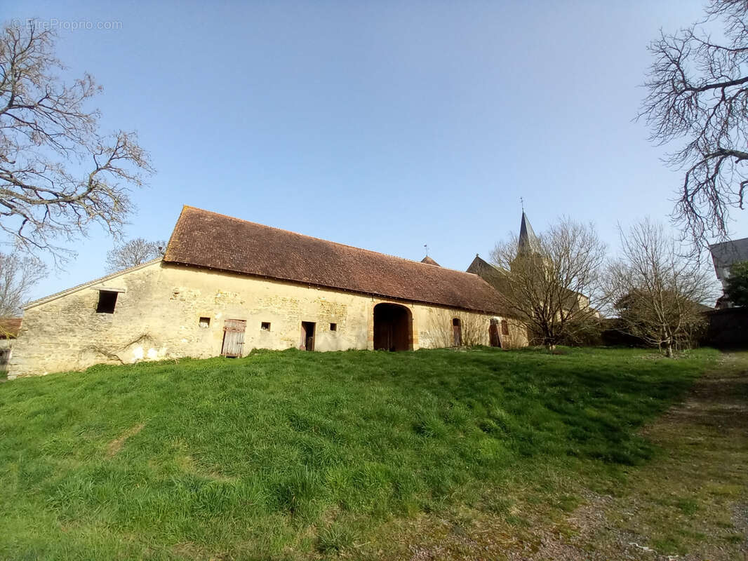 Maison à MONTIGNY-SUR-CANNE