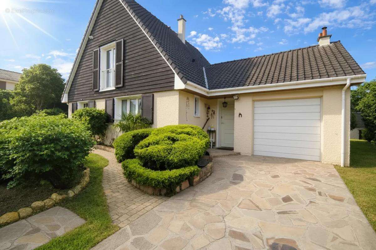 Maison à SAINT-FARGEAU-PONTHIERRY