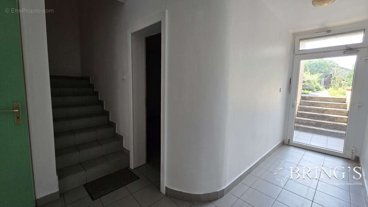 Maison 100 m² à Sainte-Marie-Aux-Chenes  - photo 8