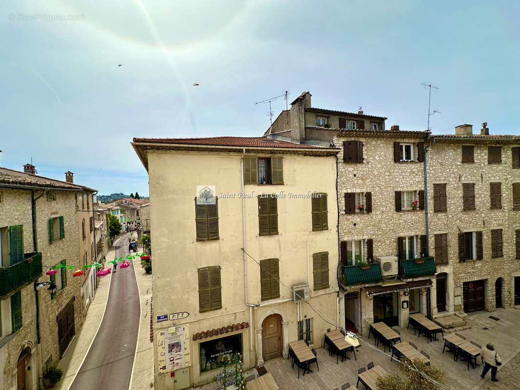 Appartement à LA COLLE-SUR-LOUP