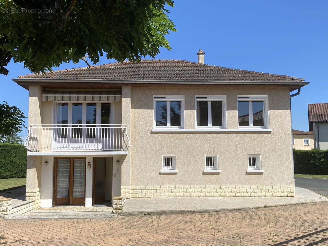 Villa familiale possibilité 2 logements avec grand terrain arboré à Chazay d’Azergues - photo 6