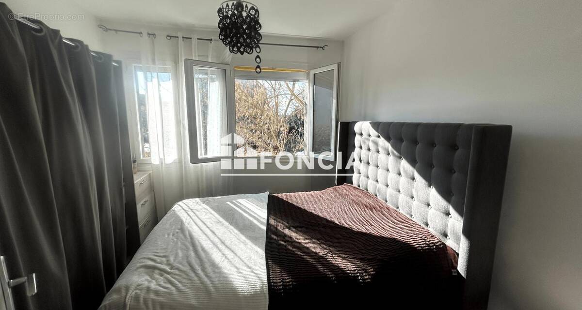 Appartement à PIERRELATTE