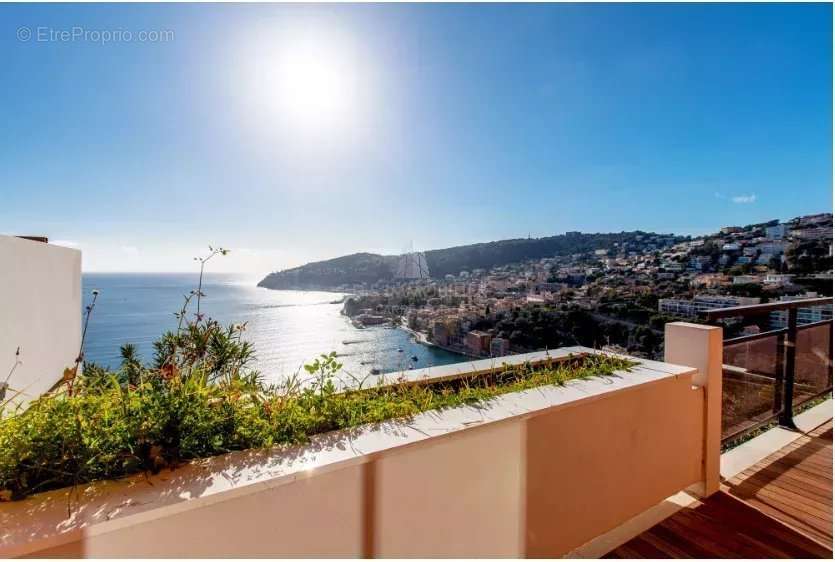 Appartement à VILLEFRANCHE-SUR-MER
