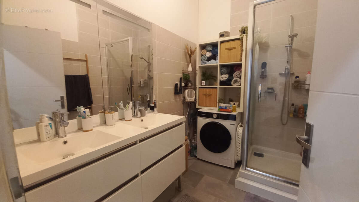 Appartement à LESPIGNAN