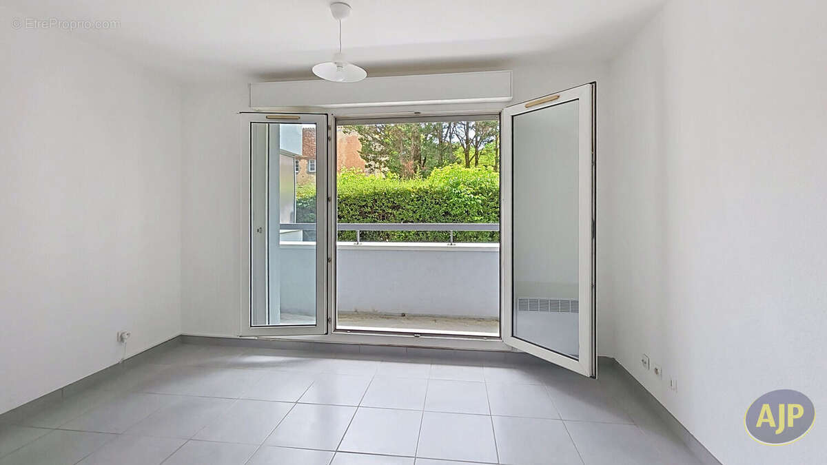 Appartement Gradignan 1 pièce 22 m2 balcon parking - photo 3