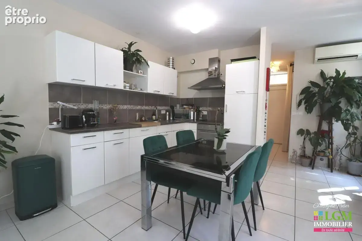 VALRÉAS (84) - Bel appartement lumineux en RDC de 72 m² - photo 3