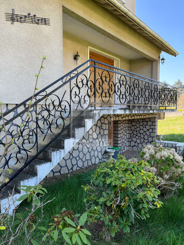 Maison à VERNOU-LA-CELLE-SUR-SEINE