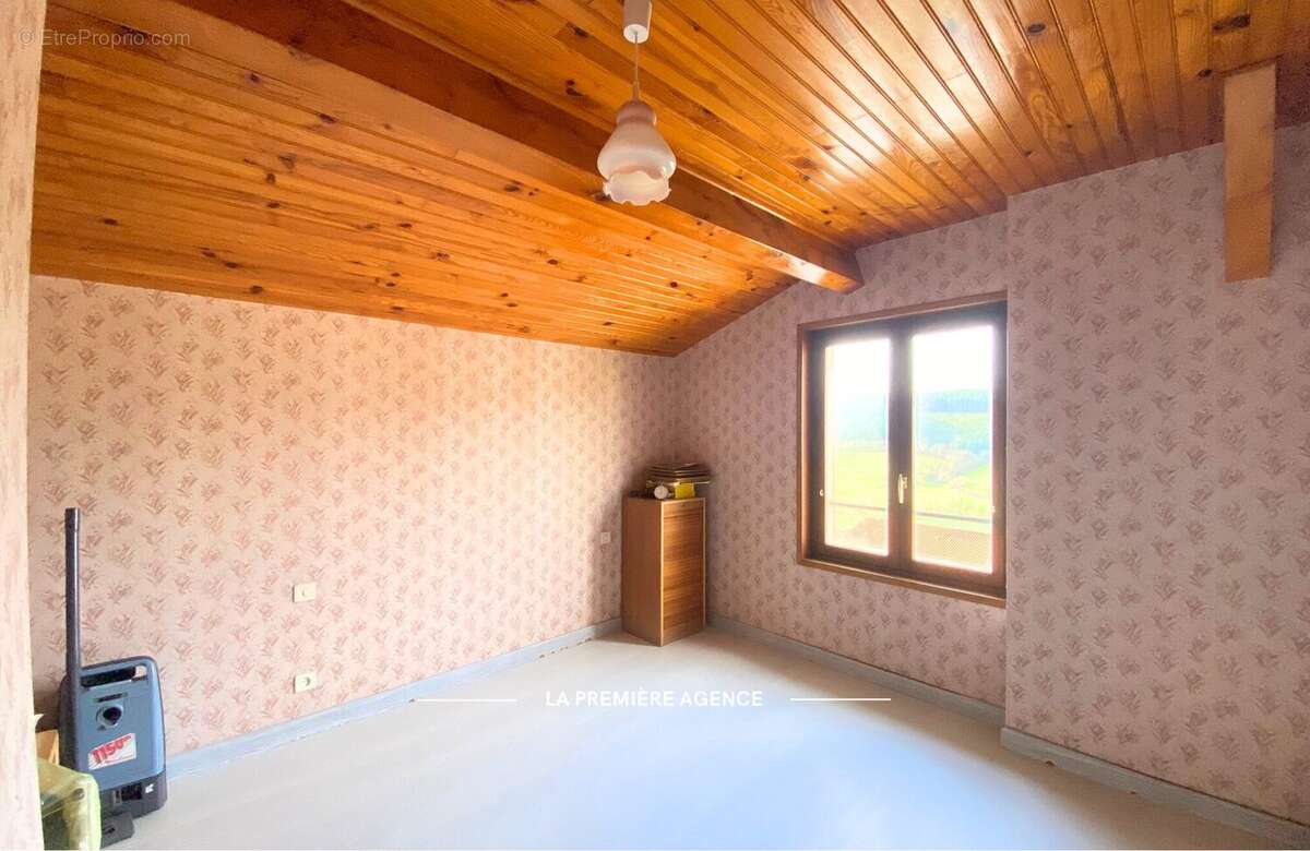 Maison à AFFOUX