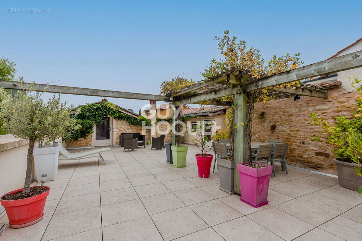 Appartement à POUILLY-LE-MONIAL