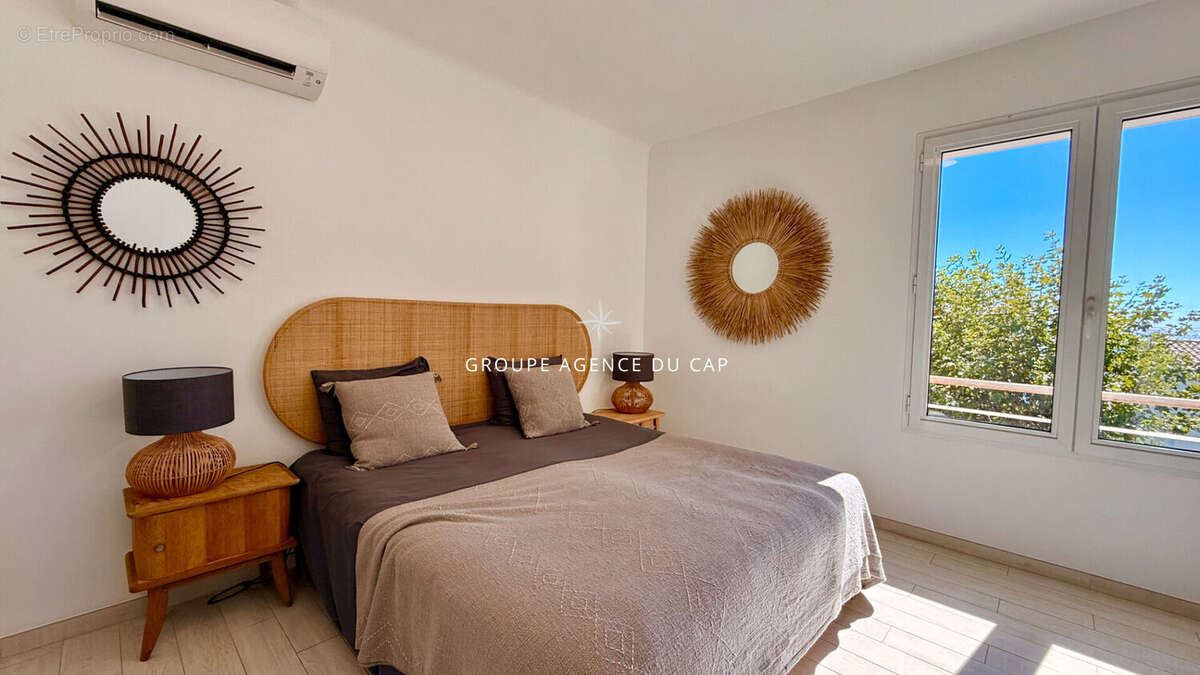 Maison à LES ISSAMBRES