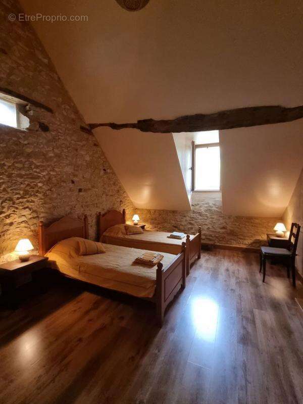 Maison à NADAILLAC-DE-ROUGE