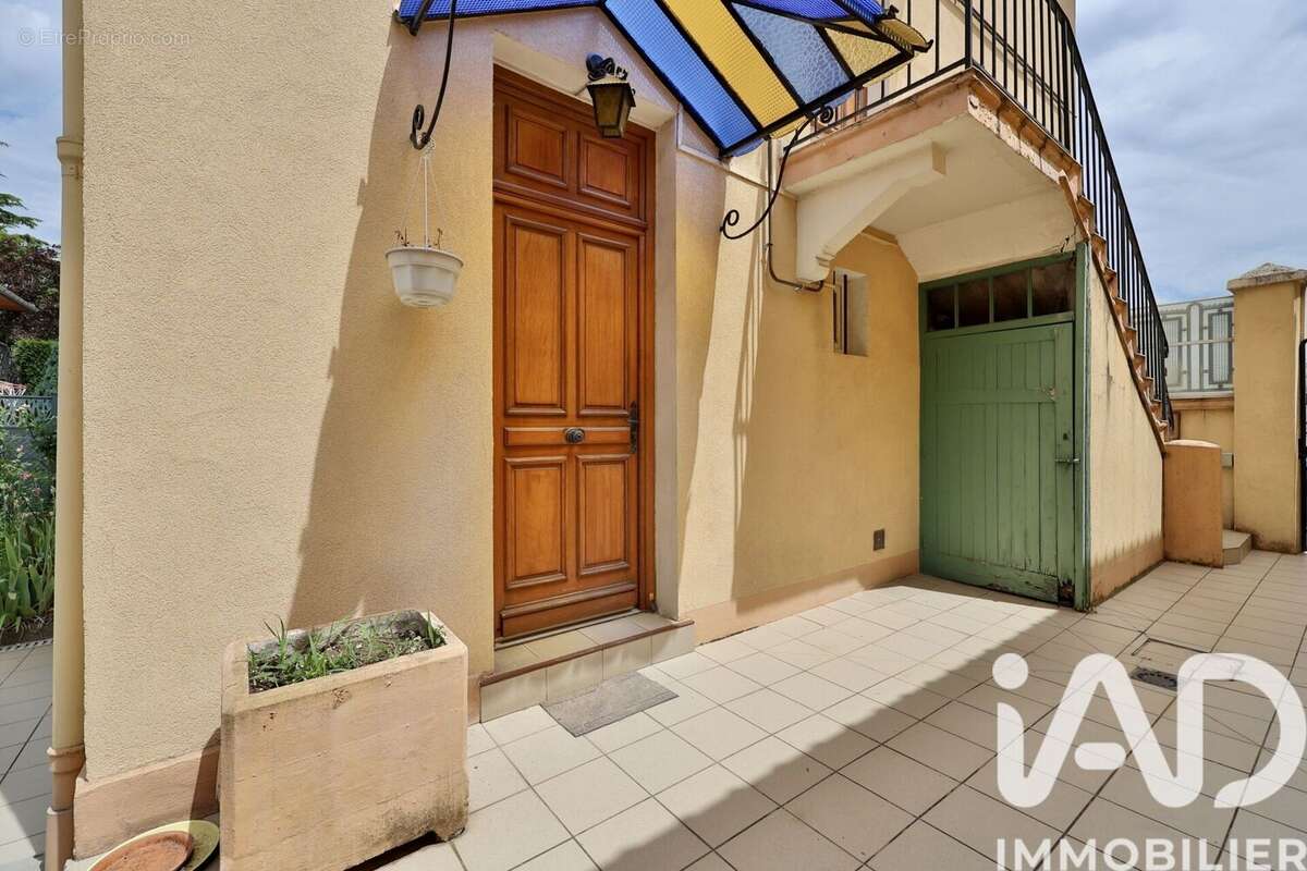 Photo 2 - Maison à VILLEURBANNE