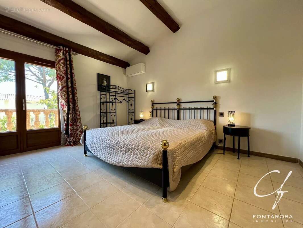 Maison à PUGET-SUR-ARGENS