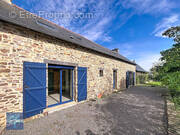 Maison à LIVRE-SUR-CHANGEON