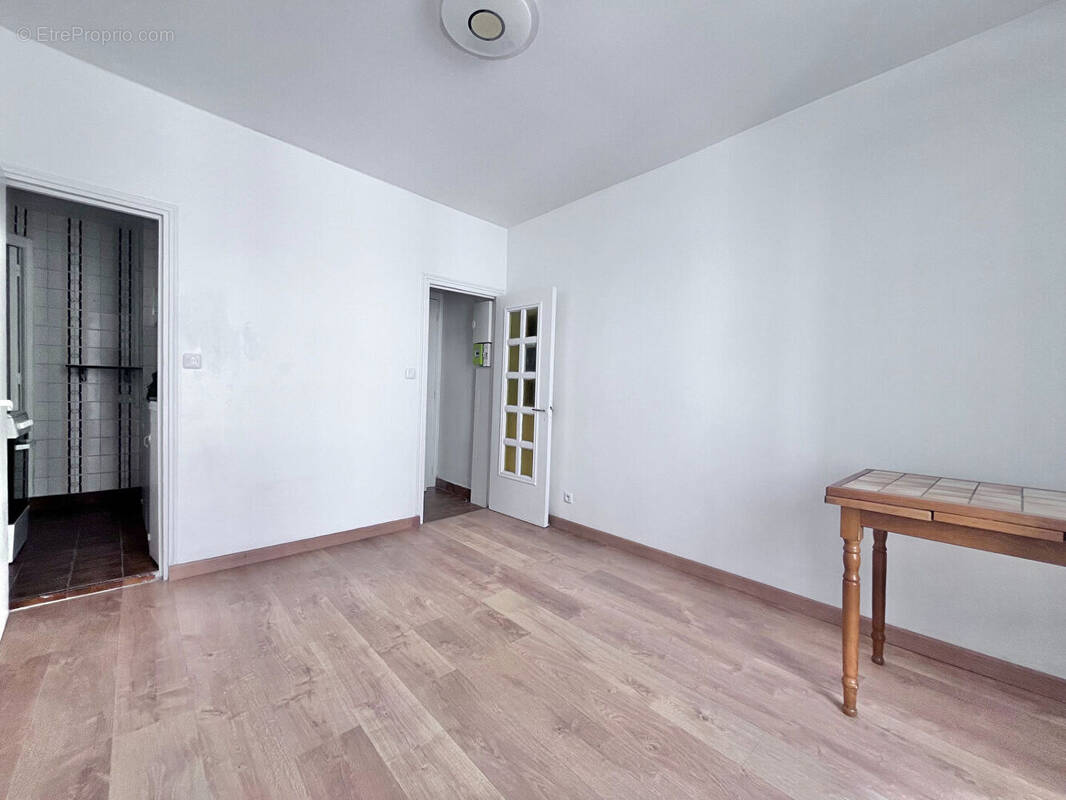 Appartement à PARIS-19E
