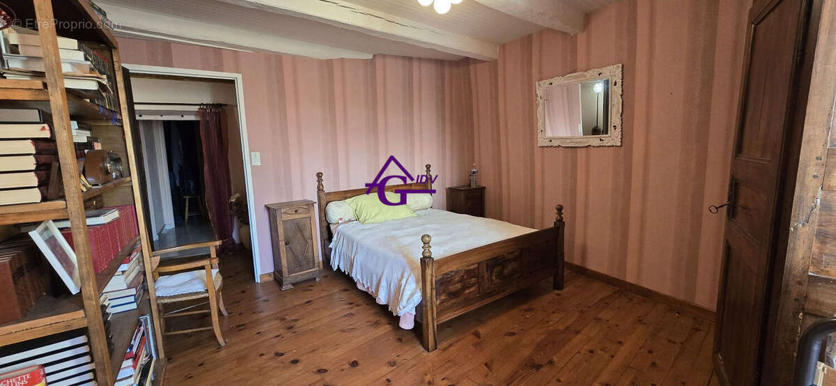 Maison à MIRANDOL-BOURGNOUNAC