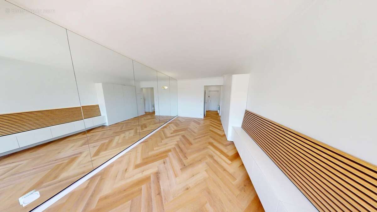 Appartement à VILLENEUVE-LOUBET