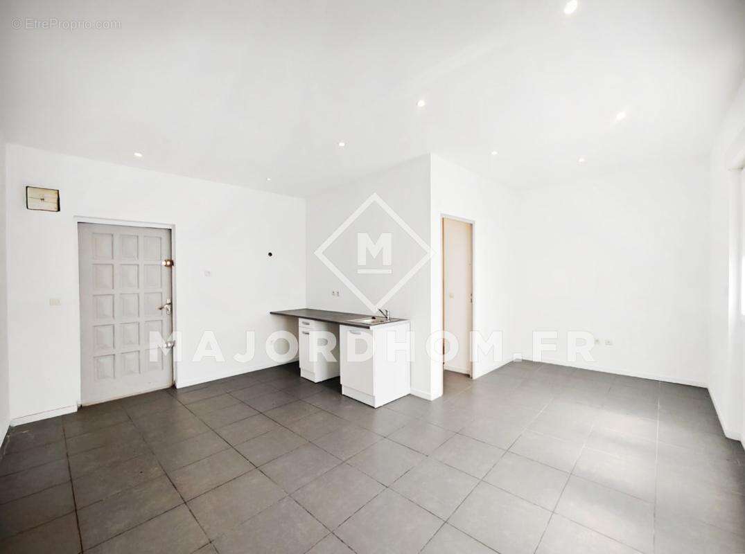 Appartement à MARSEILLE-4E