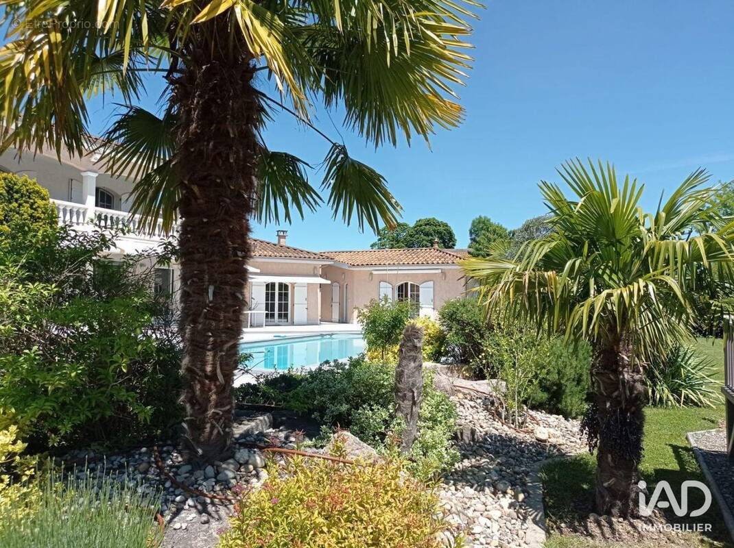 Photo 1 - Maison à BOURG-SAINT-CHRISTOPHE