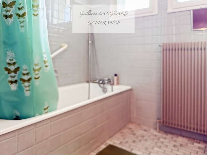Groissiat (01) - maison spacieuse 6 pièces – 163 m² – terrain 1763 m² - photo 17
