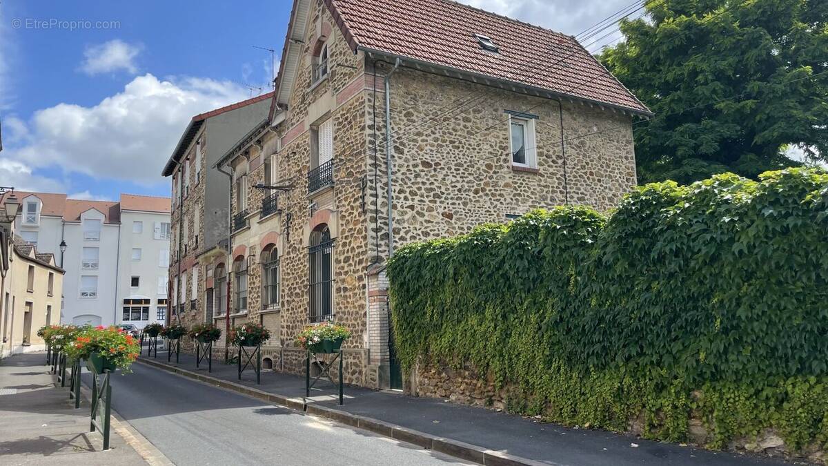 Appartement à BOISSY-SAINT-LEGER