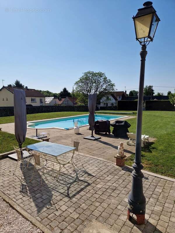 Maison à CHAILLEVOIS