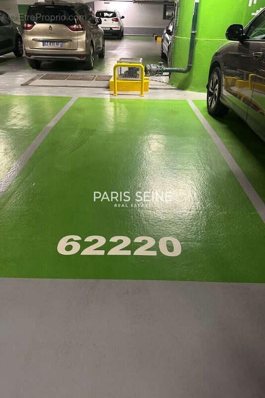 Parking à PARIS-15E