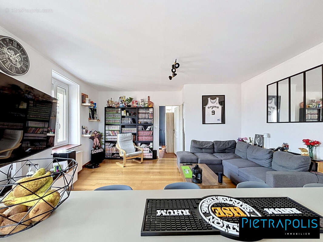 Appartement à NEUVILLE-SUR-SAONE