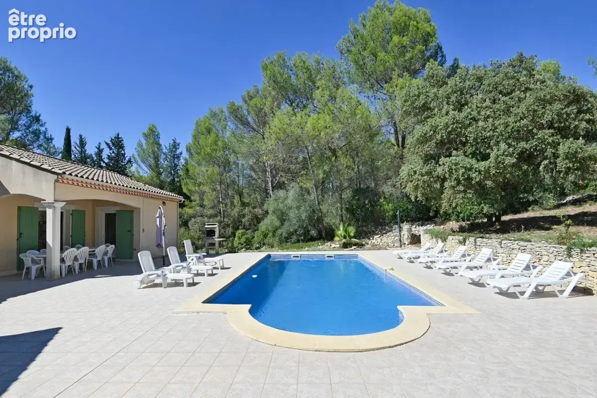 Maison de 11 pièces d'environ 130 m² à Nîmes avec piscine - photo 14