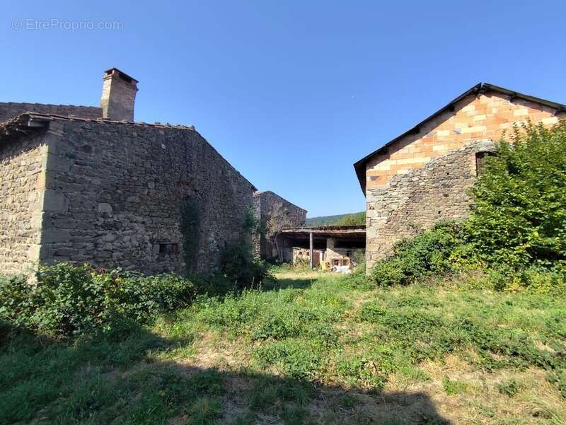 Maison à SAINT-JEAN-DES-OLLIERES