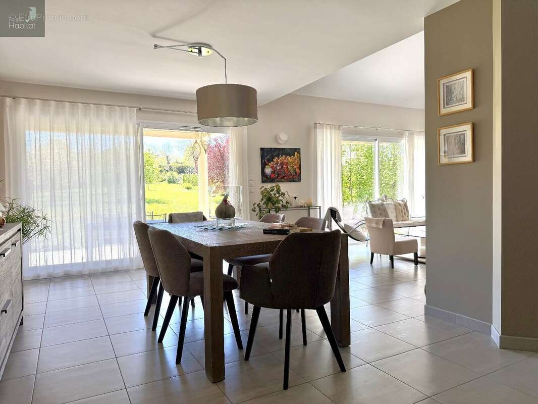 Maison à SALLES-LA-SOURCE