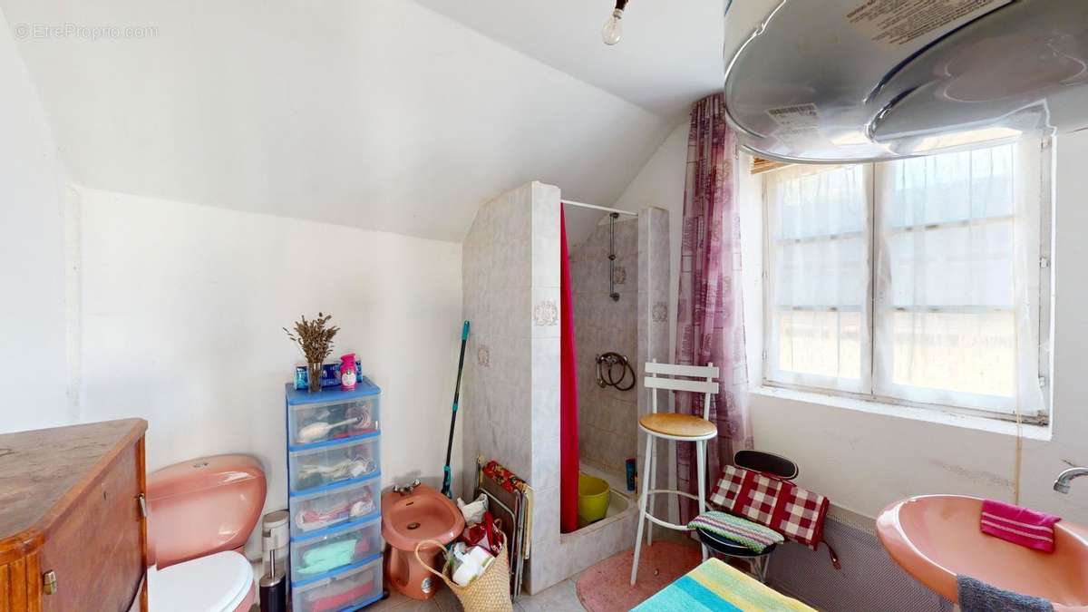 Maison à SURY-EN-VAUX