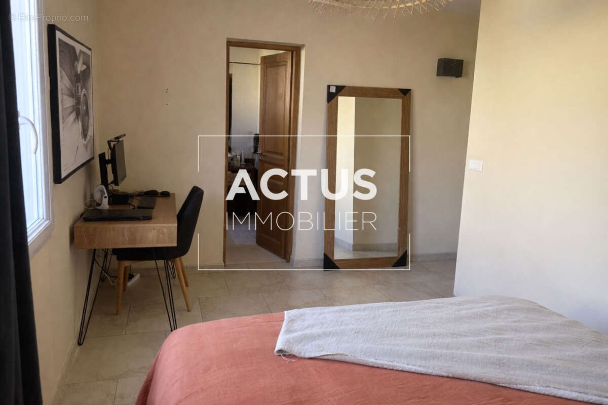 Maison à PELISSANNE