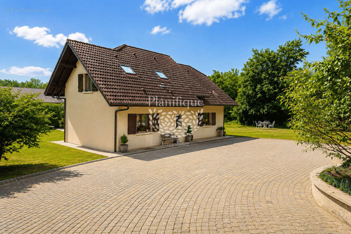Villa familiale 5 chambres sur grand terrain constructible - photo 3