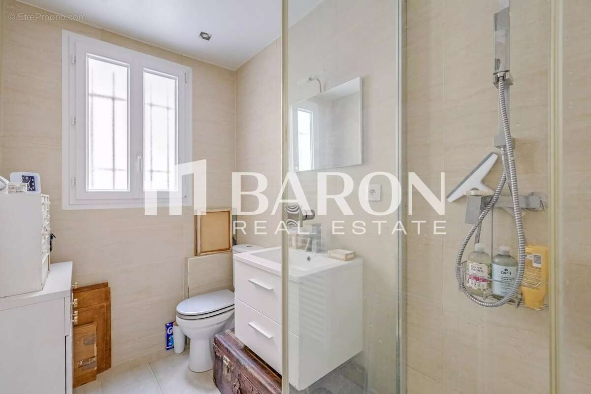 Appartement à PARIS-17E