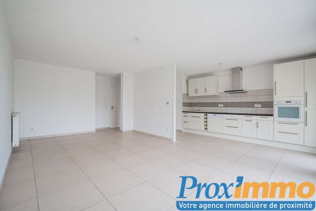 Appartement à LA BUISSE