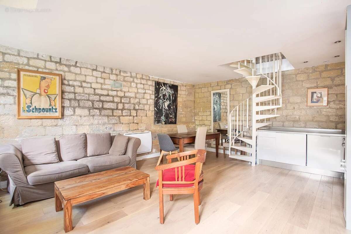 Appartement à PARIS-3E