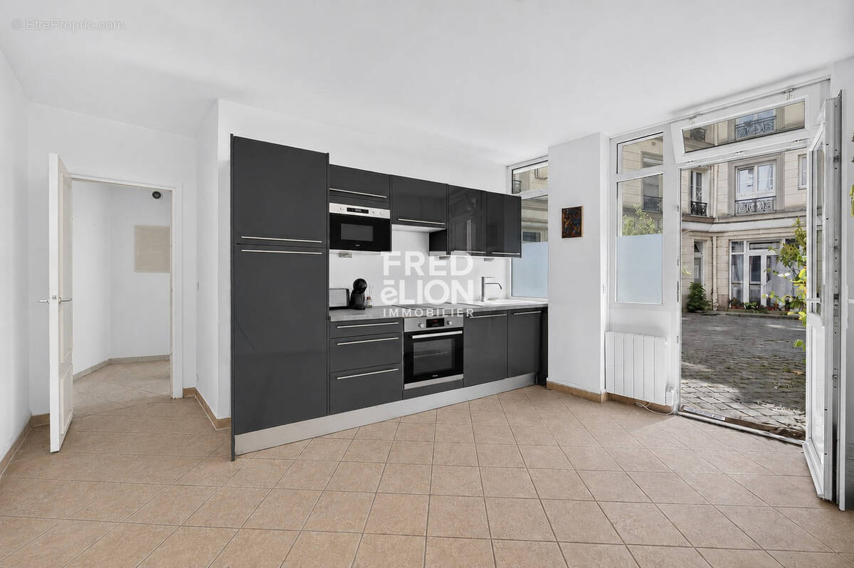 Appartement à PARIS-11E