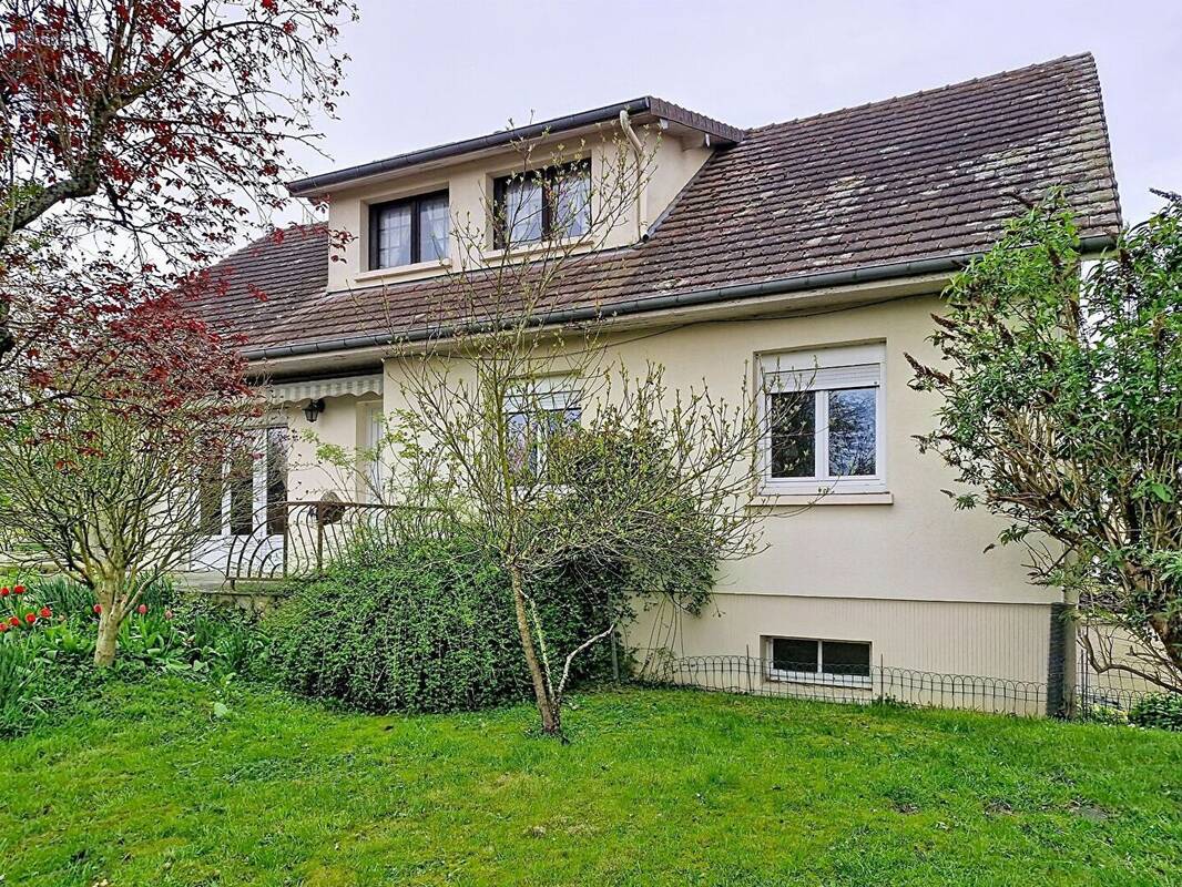 Maison à ETREPAGNY