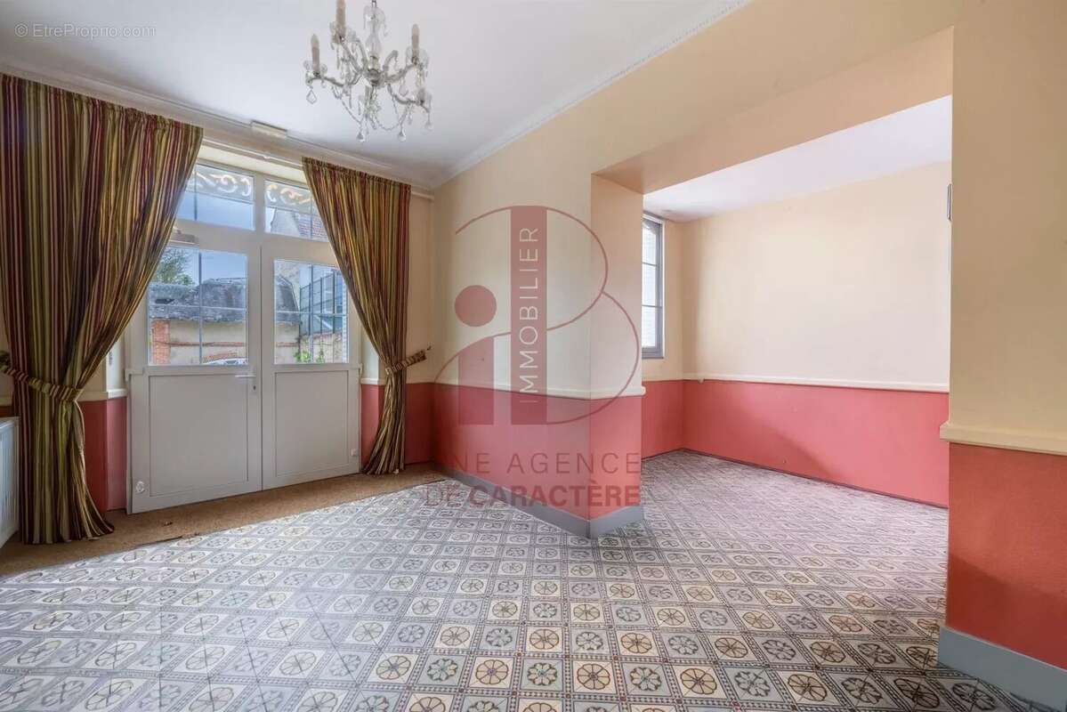 Maison à FONTAINEBLEAU