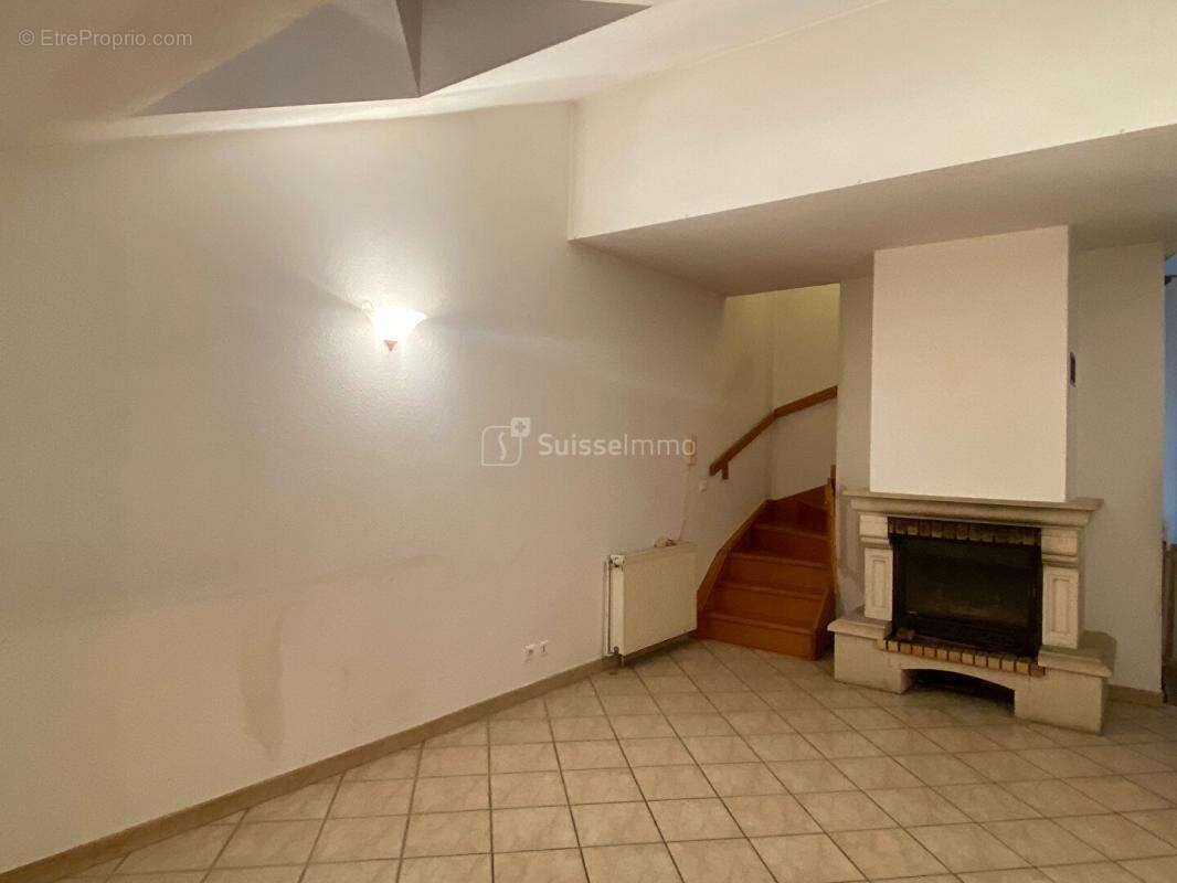 Appartement à VIEU-D'IZENAVE