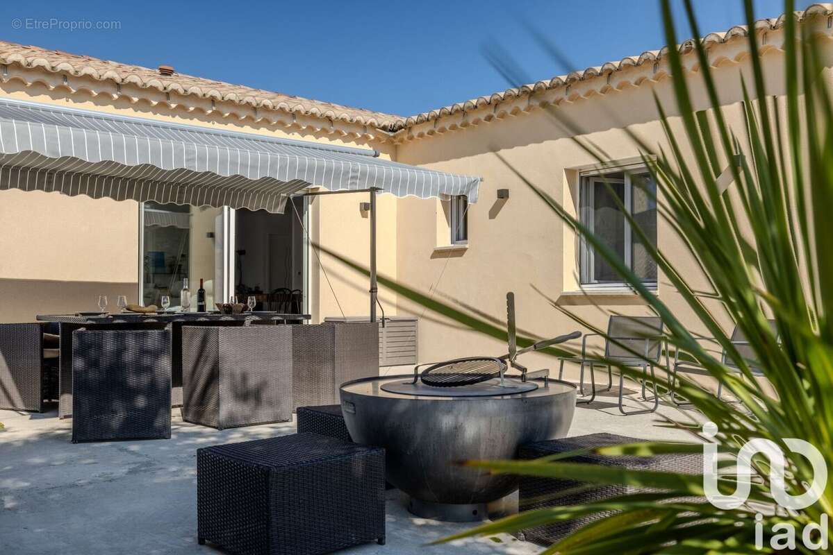 Maison 143 m² à Grillon  - photo 2